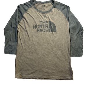 The North Face
Half Dome Baseball T-Shirt Size M. 3/4 sleeves GUC Gray